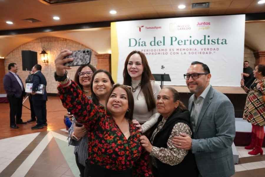 La alcaldesa Carmen Lilia Canturosas reconoce la labor periodística en Nuevo Laredo, Tamaulipas