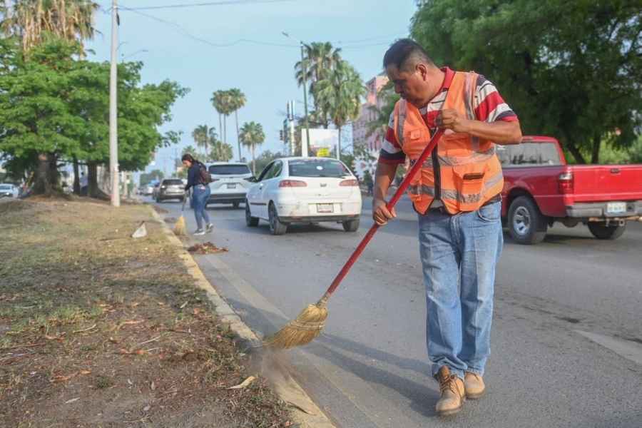 Limpieza constante y reportes ciudadanos frenan basureros clandestinos en Ciudad Victoria, Tamaulipas