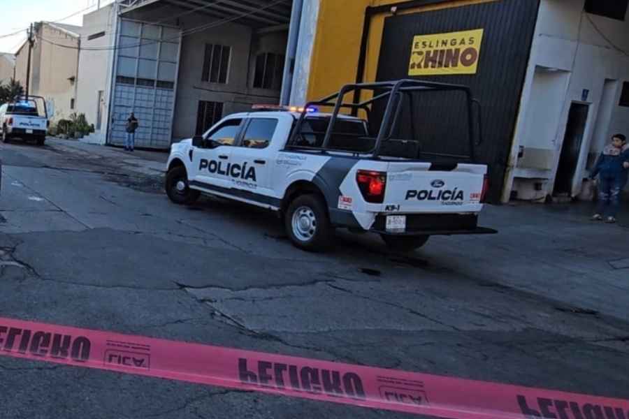 Localizan a chofer de tráiler atado tras robo de su mercancía en Tlaquepaque, Jalisco