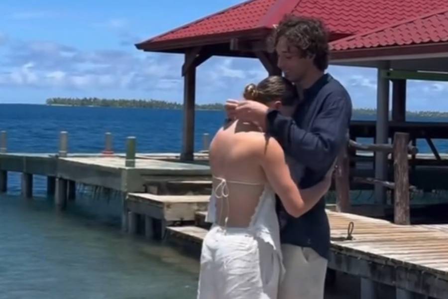 Mía Rubín recibe tierno regalo de su novio Tarik Othón