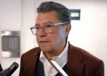 Monreal bloque oficialista fisuras internas