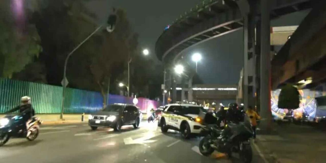 Motociclista muere tras caer del Viaducto Río de la Piedad en la Ciudad de México