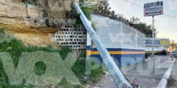 Durante la madrugada, motociclista muere tras chocar contra poste en Tampico