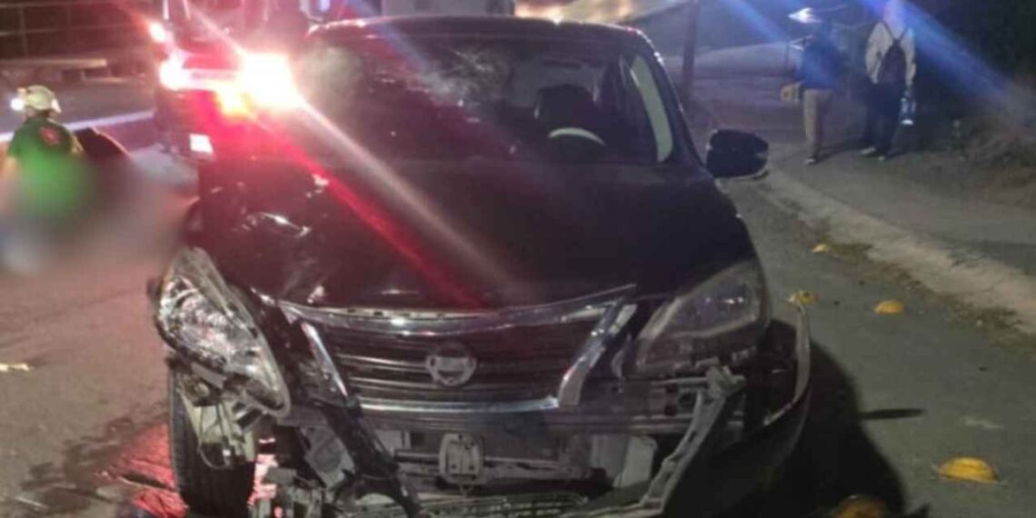 Motociclista pierde la vida tras ser embestido por vehículo en bulevar Alcalá en Ciénega de Flores, NL