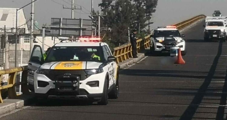 Muere hombre tras ser arrollado en puente vehicular de la CDMX