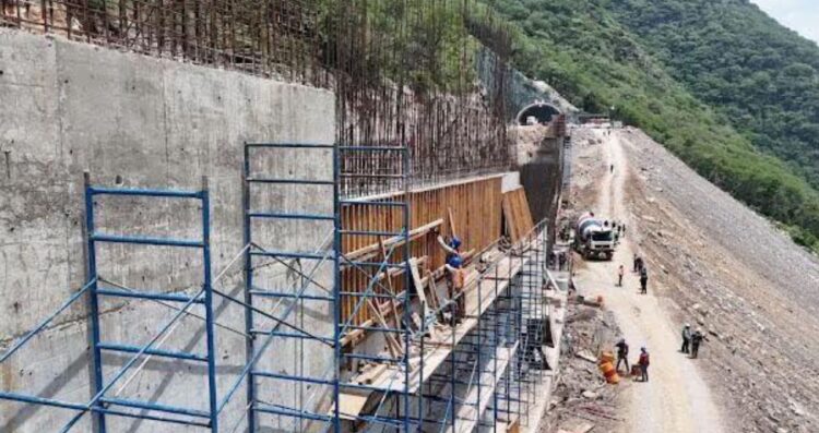 Muere obrero tras caer a barranco en obra de la autopista Ocampo–Tula en Tamaulipas