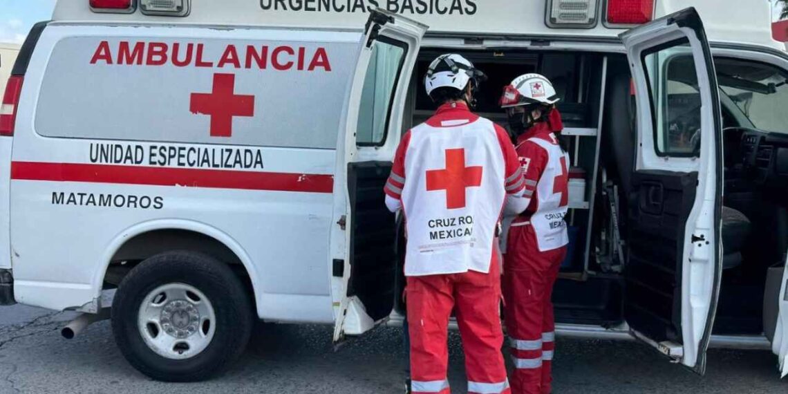 Mujer choca en Plaza Fiesta