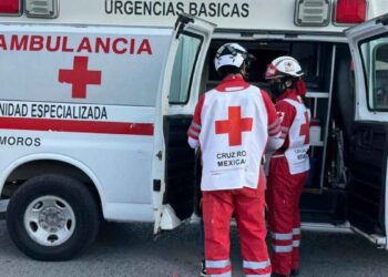 Mujer choca en Plaza Fiesta