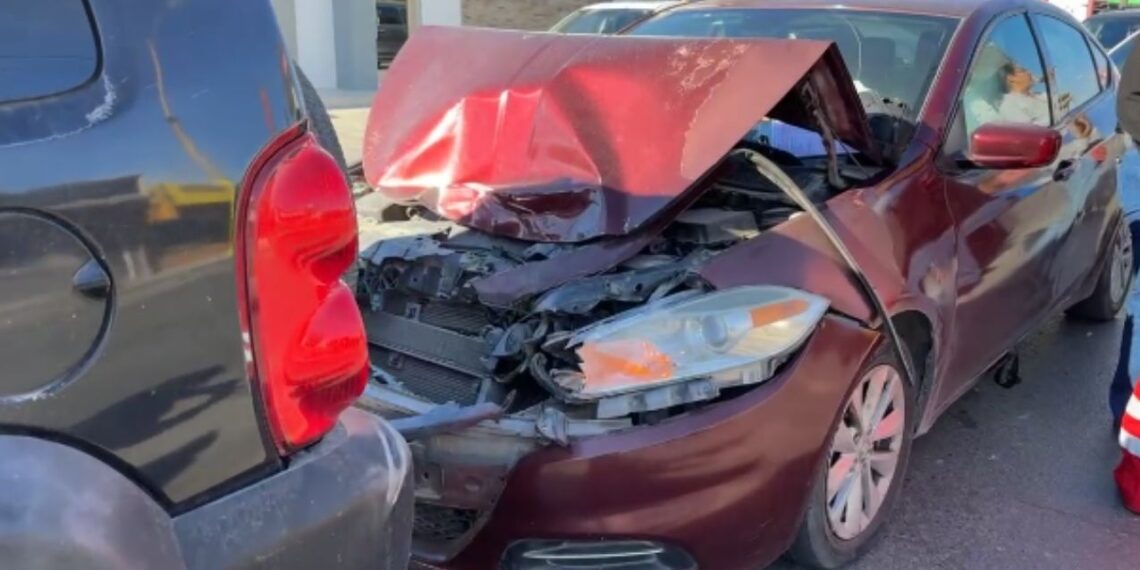 Mujer entra en crisis nerviosa tras choque en Avenida Diagonal en Matamoros, Tamaulipas