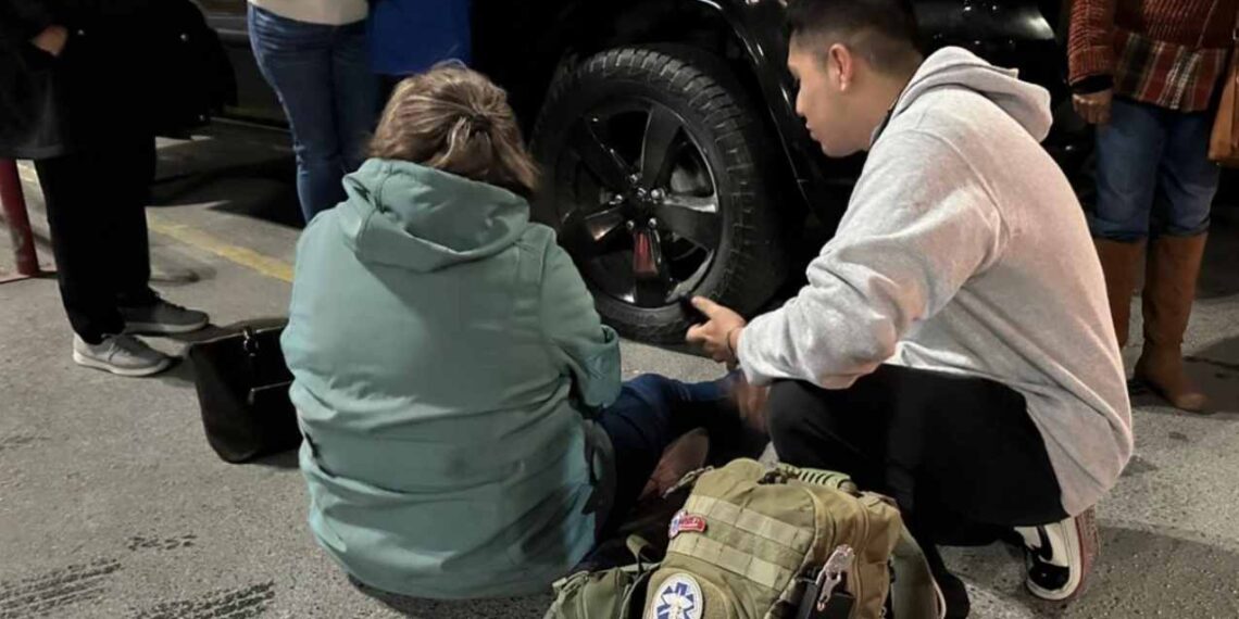 Mujer es atropellada en Plaza Fiesta