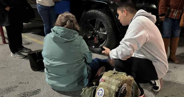 Mujer es atropellada en Plaza Fiesta
