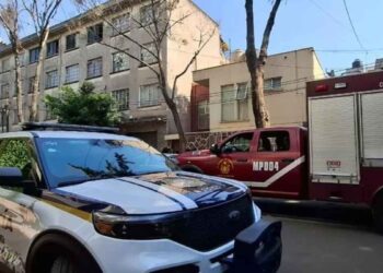Mujer fallece tras caer dentro de un edificio en Alcaldía Miguel Hidalgo, CDMX