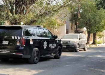 Mujer resulta lesionada tras ser arrastrada varios metros por su pareja en Monterrey, Nuevo León