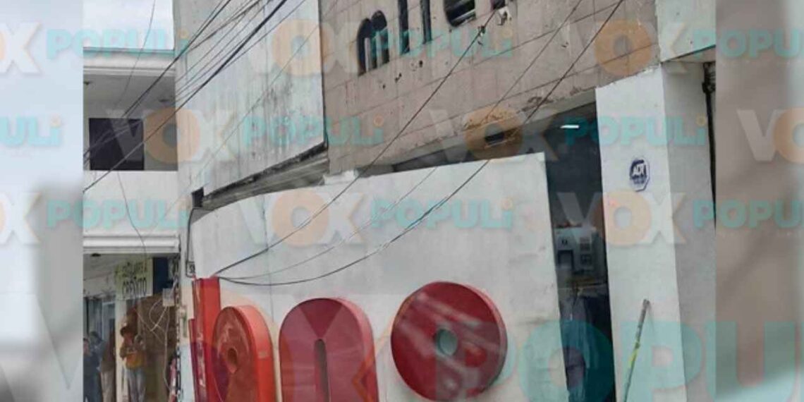 Norte tumba letrero en Madero