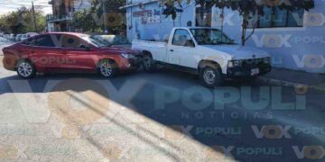 Olvida el alto y provoca fuerte carambola en Ciudad Victoria, Tamaulipas