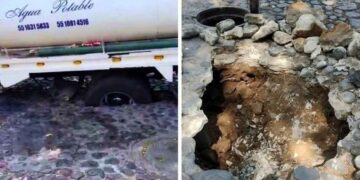 Pipa de agua cae en socavón en la Alcaldía Álvaro Obregón, Ciudad de México