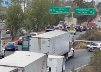 Policías frustran robo de camiones tras agresión en la carretera México-Puebla