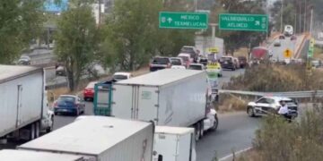 Policías frustran robo de camiones tras agresión en la carretera México-Puebla