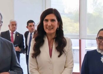 Kenia López colaboración institucional