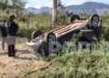 Profesor se salva de chocar contra poste al perder el control y volcar en la Interejidal Victoria