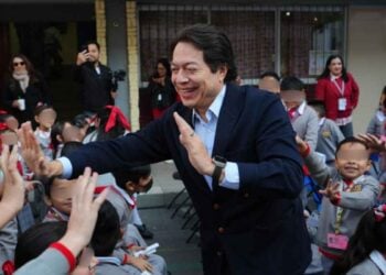 alumnos alumnas receso escolar