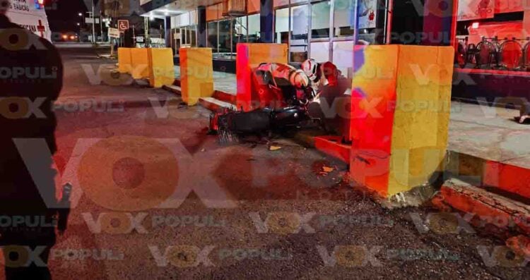 Repartidor muere tras chocar contra un muro en Ciudad Victoria, Tamaulipas