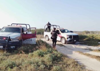 Rescatan a dos jóvenes en La Pesca