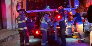 Se registra fuerte incendio en una bodega en Monterrey, Nuevo León