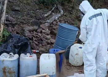 Secretaría de Marina desmantela laboratorio y bodega de metanfetaminas en Sinaloa