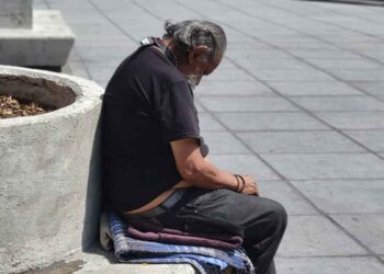 Senado abandono adulto mayor
