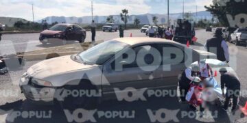 Toma retorno sin precaución, cierra el paso a estudiante, lo derriba y lesiona en Ciudad Victoria, Tamaulipas