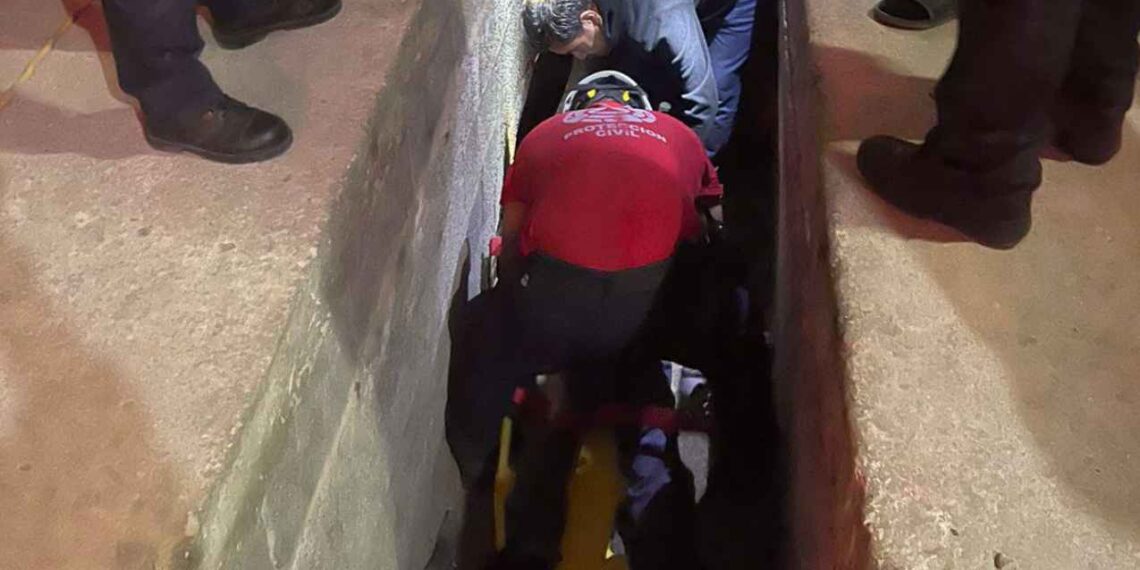Hombre caer foso taller El Mante