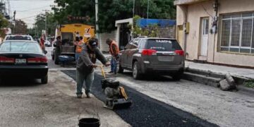 Trabajos de bacheo en Victoria