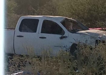 joven volcarse camioneta Mier y Noriega