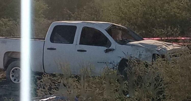 joven volcarse camioneta Mier y Noriega