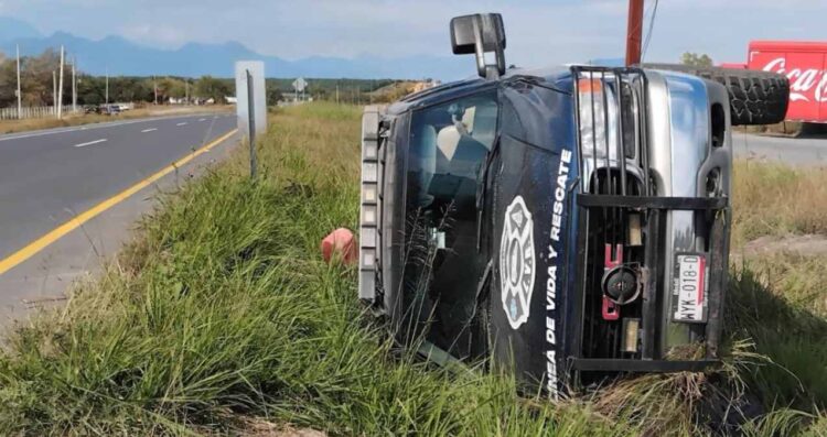 Volcadura de camioneta en Montemorelos