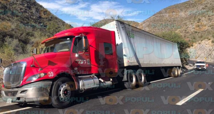 accidente de tráiler hoy en jaumave