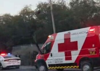 aparatosa volcadura en Allende