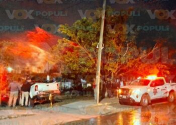 camioneta cae en dren Altamira