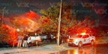 camioneta cae en dren Altamira
