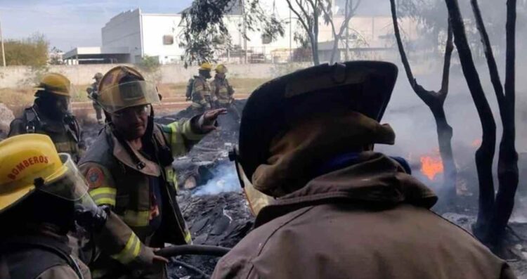 incendio en bodega de Escobedo