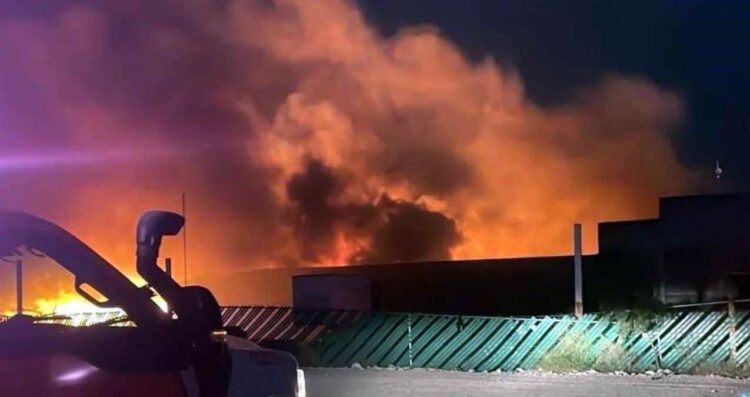 _incendio en bodega de Escobedo