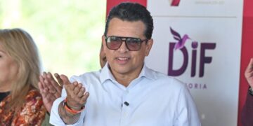 trabajadores de aplicación de reparto en victoria