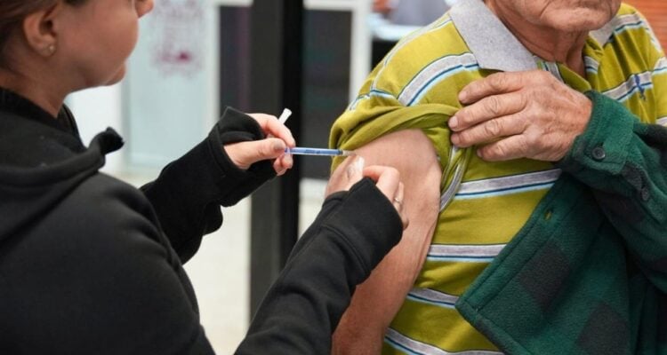 vacunación COVID e influenza Nuevo Laredo