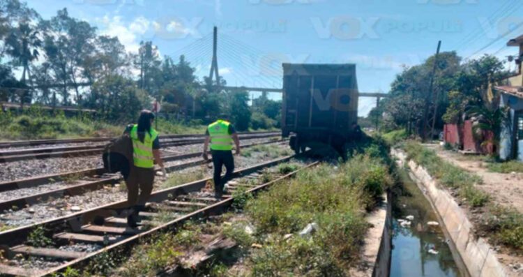 _vías del tren en Madero