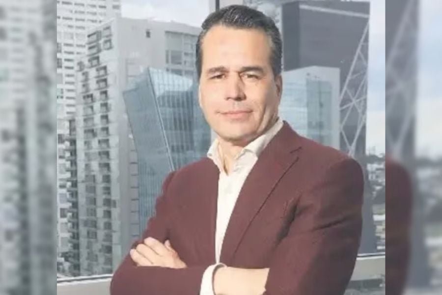 ¿Quién era Adrián Corona?