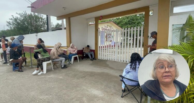 Abuelitas y madres de familia hacen largas filas para asegurar cupo en primaria de Altamira, Tamaulipas