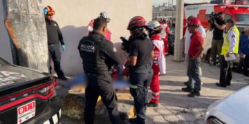 Abuelito se desvanece y pierde la vida frente a una iglesia en Monterrey, Nuevo León
