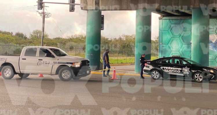 Adulto mayor muere al caer de puente y ser arrollado en Tampico, Tamaulipas