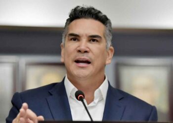Alejandro Moreno critica al gobierno por crisis sanitaria ante brote de sarampión en México